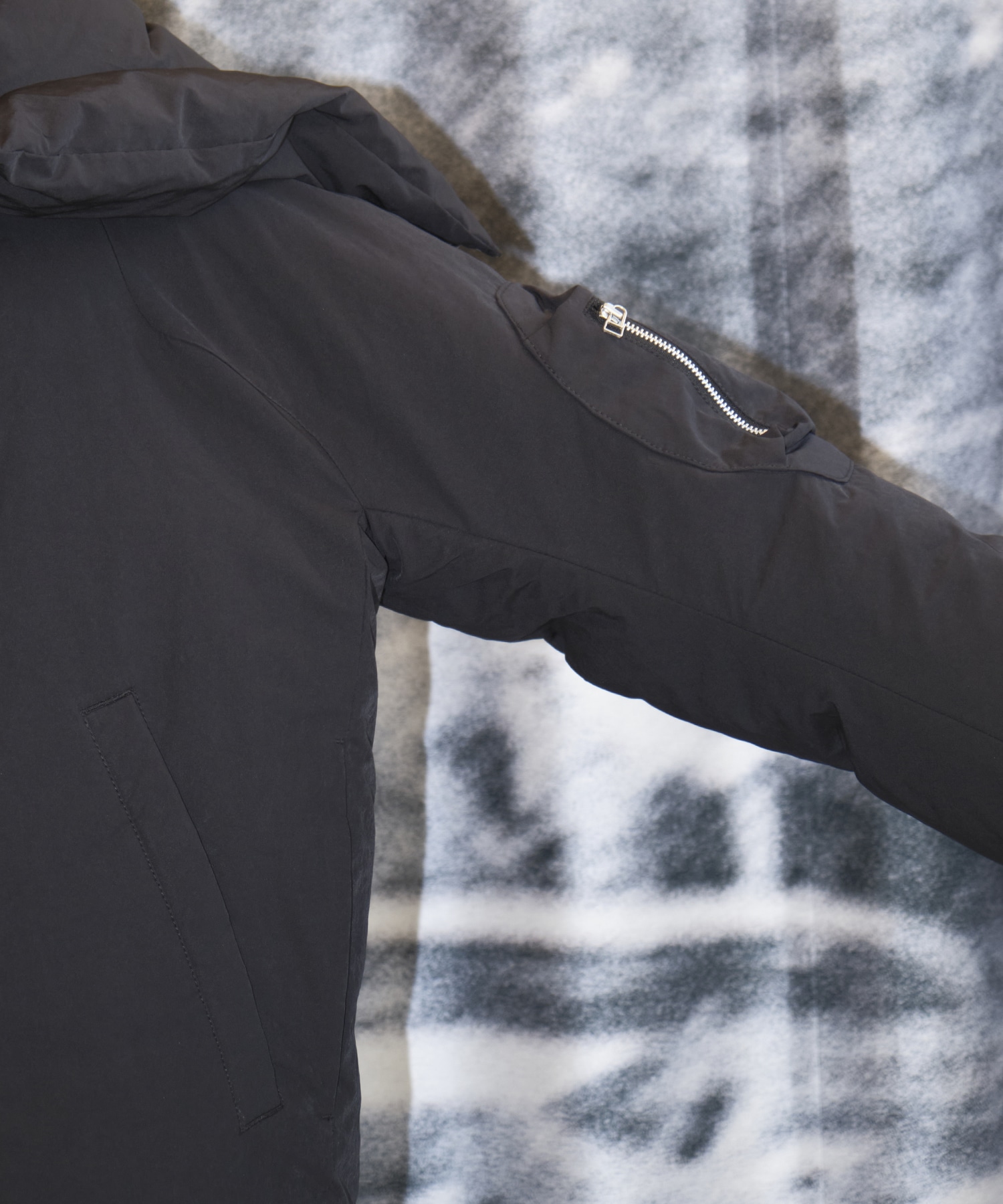 HOODED PUFFER JACKET NVRFRGT