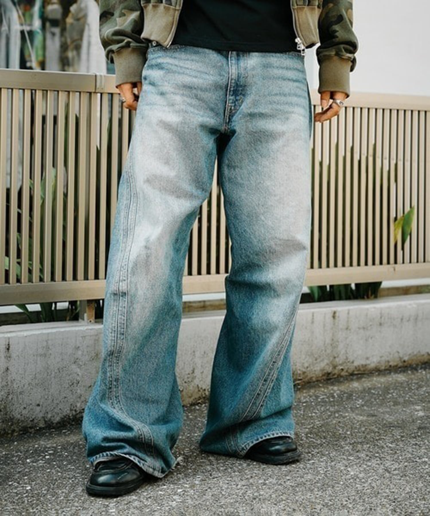 3D TWISTED WIDE LEG JEANS NVRFRGT