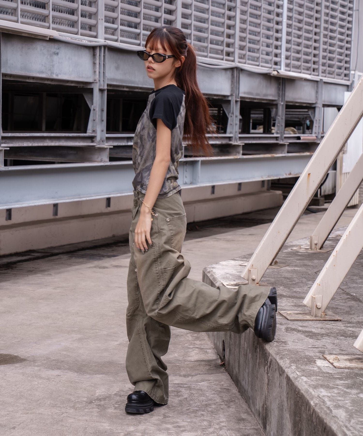 duck double knee curved leg pants CONZ