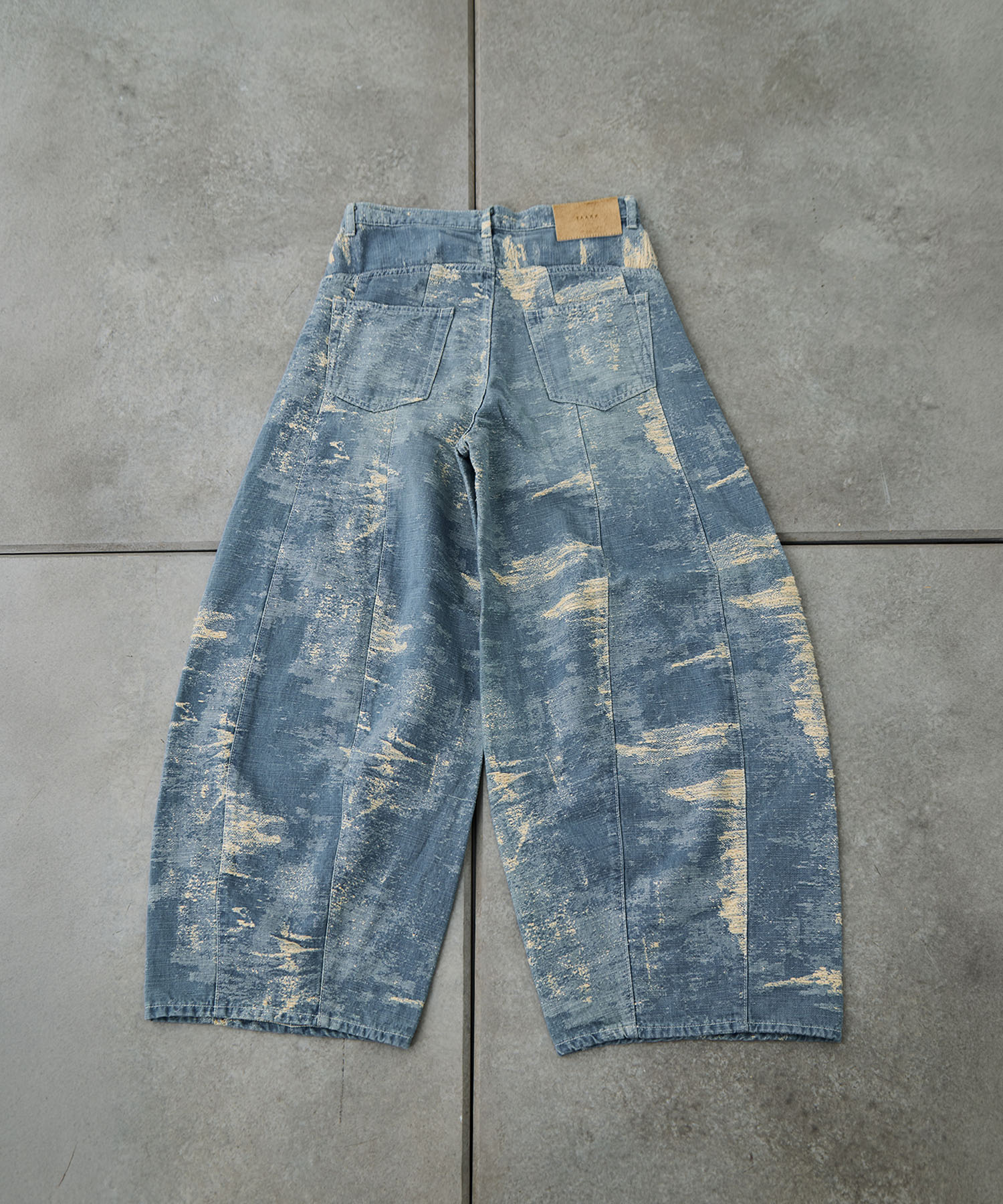 DENIM CURVED PANTS TAAKK