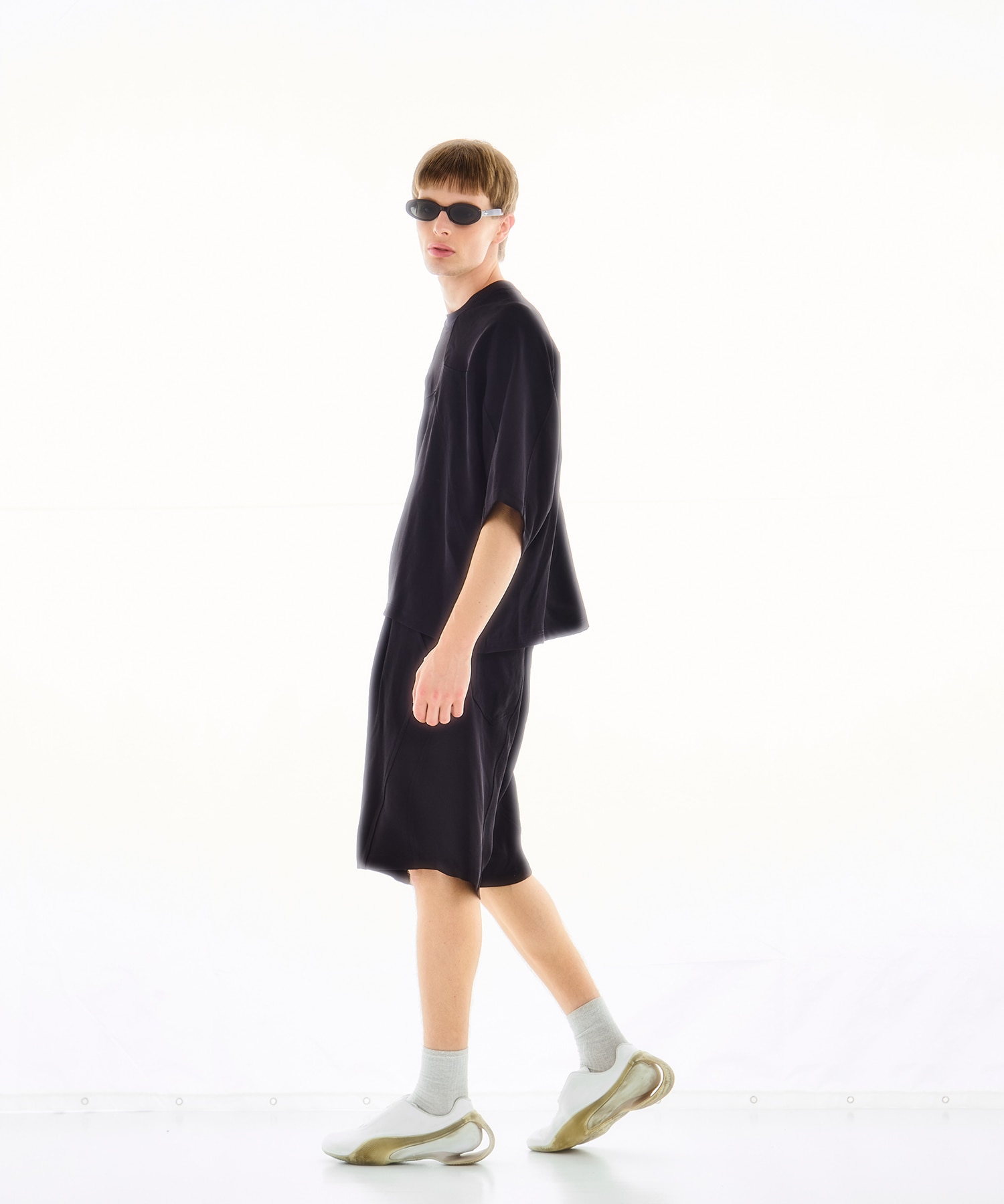 PANEL CUT WIDE SHORTS CONZ