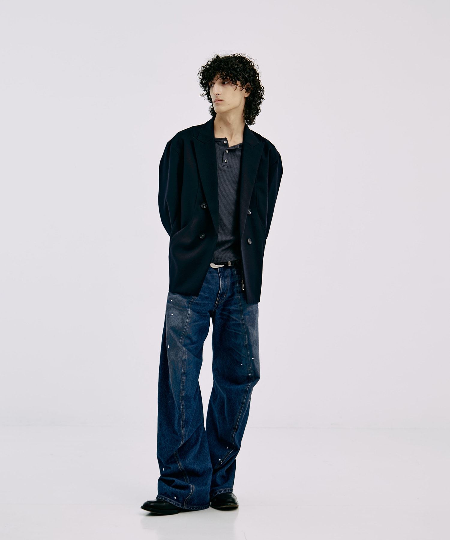 別注 TWISTED CURVED LEG JEANS NVRFRGT