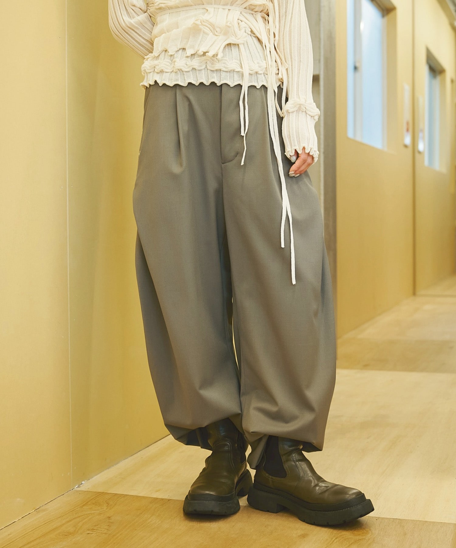 CURVE LEG TROUSERS CONZ