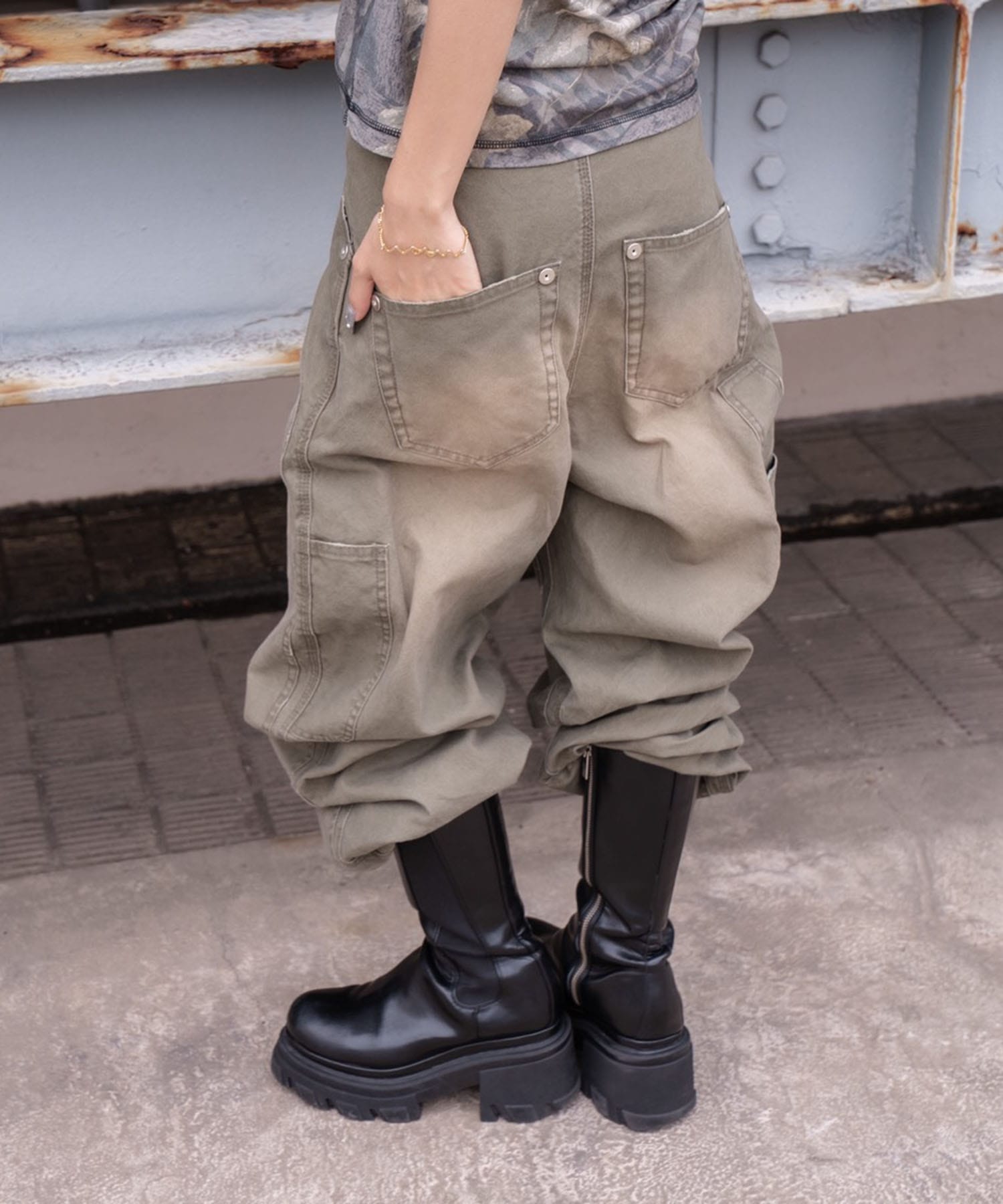 duck double knee curved leg pants CONZ