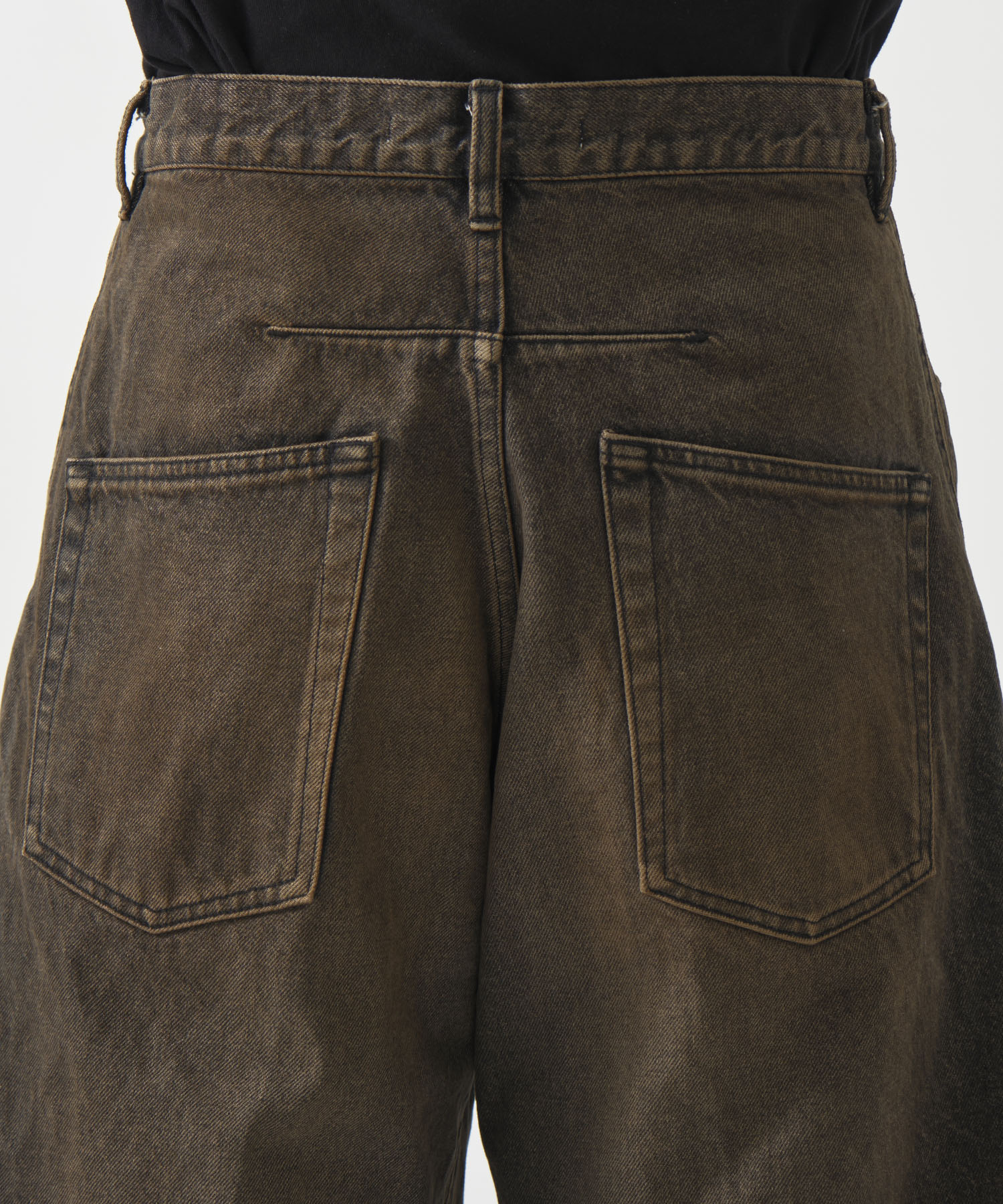 別注 3D TWISTED JORTS NVRFRGT