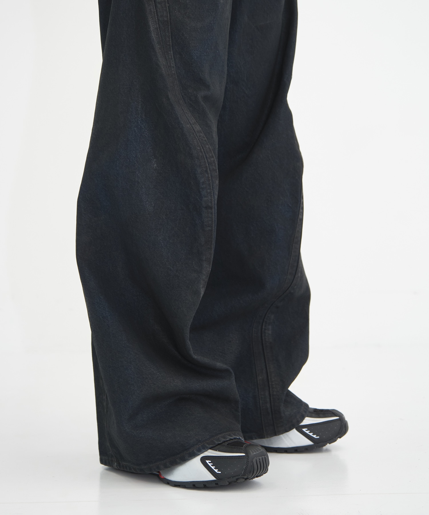 別注　COATING 3D TWISTED WIDE LEG JEANS NVRFRGT
