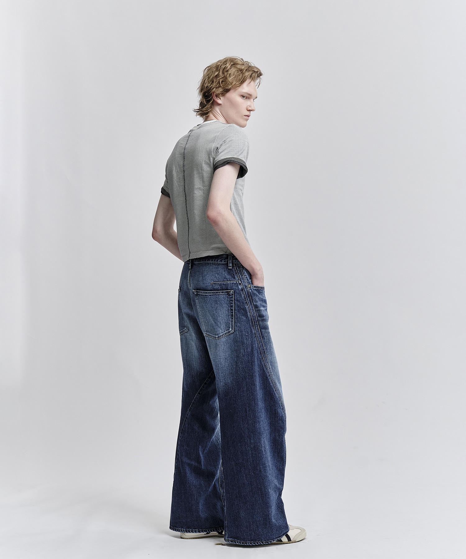 別注 3D TWISTED WIDE LEG FADED JEANS NVRFRGT