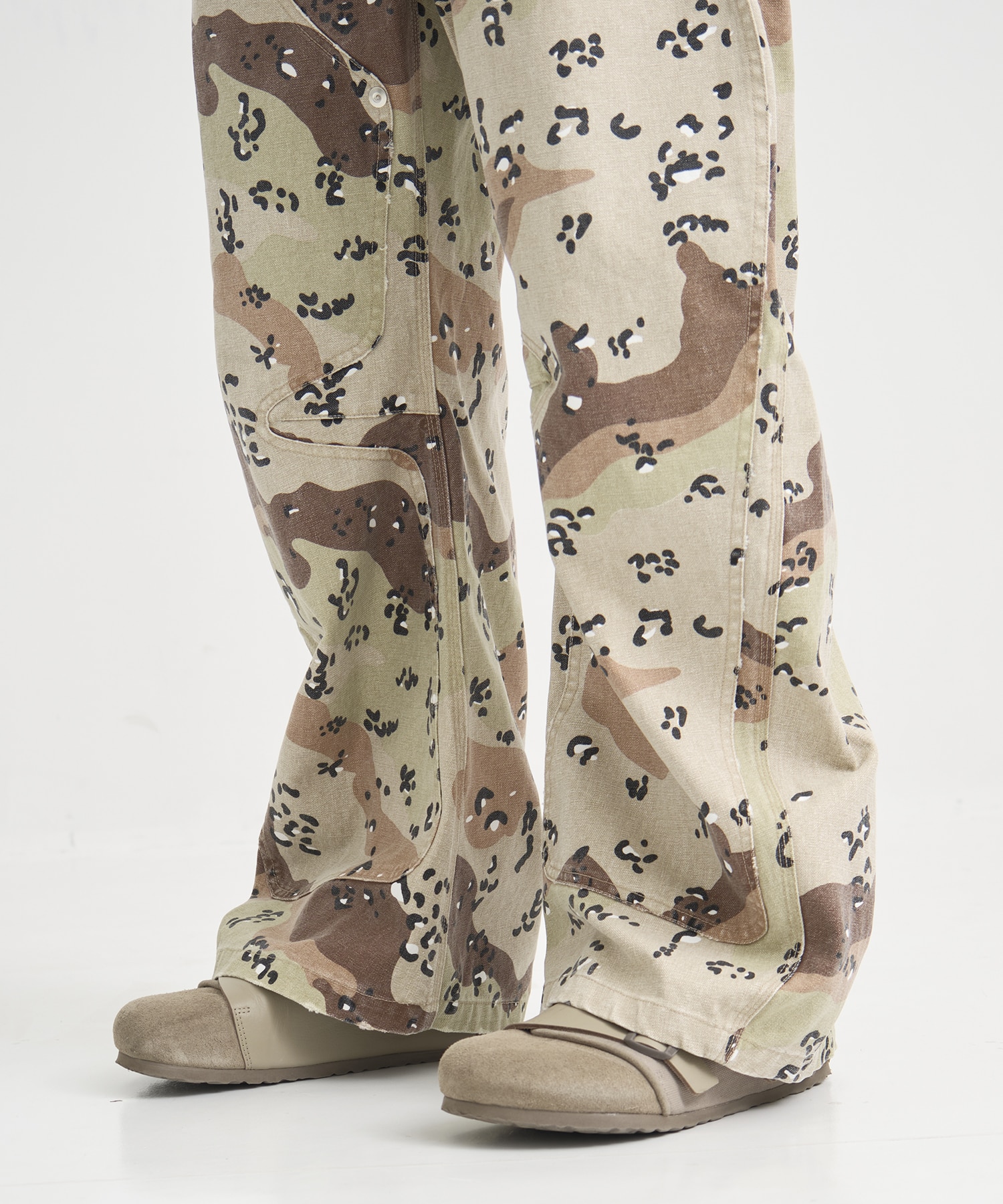CAMO DUCK DOUBLE KNEE CURVED LEG PANTS CONZ