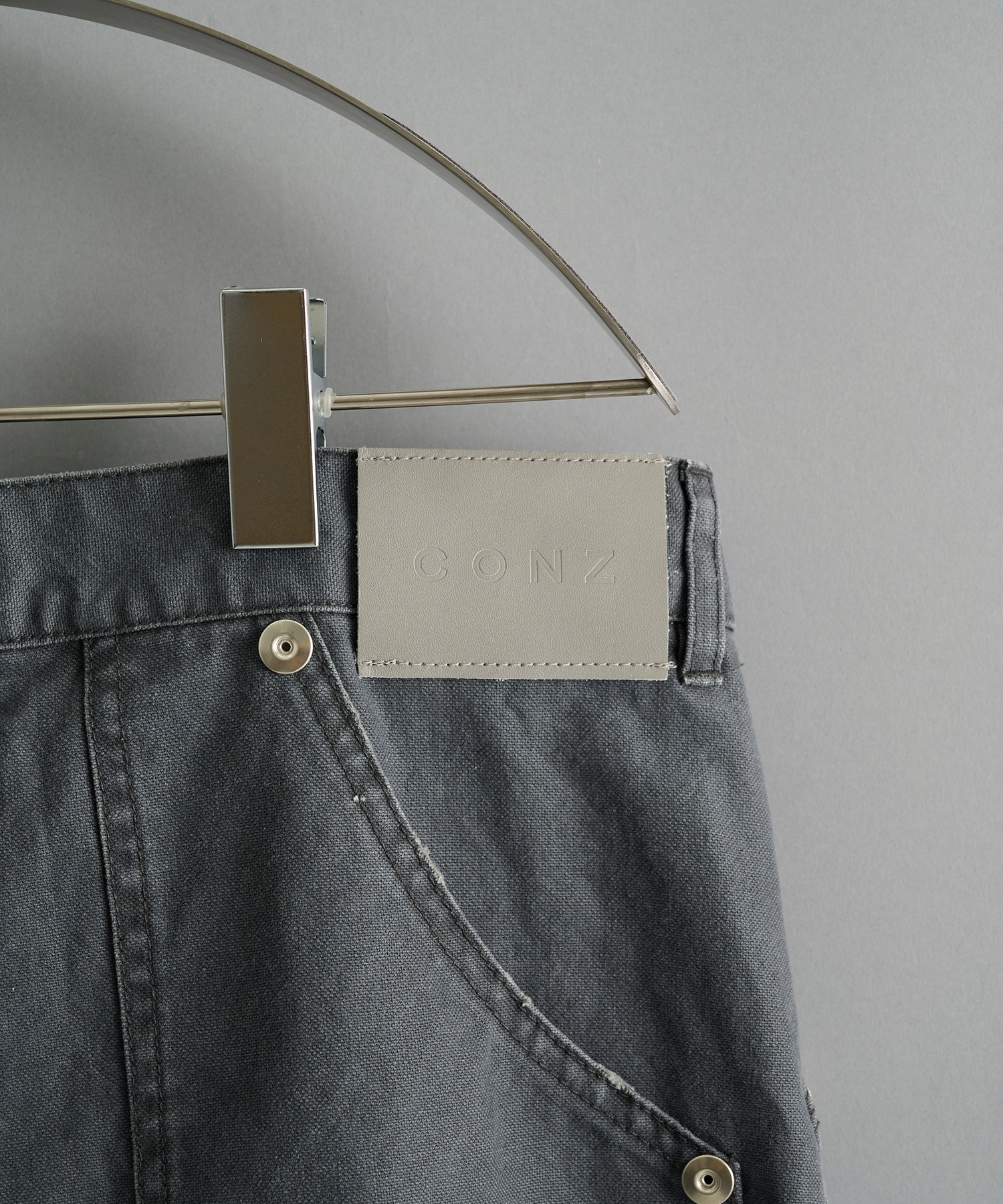 duck double knee curved leg pants CONZ