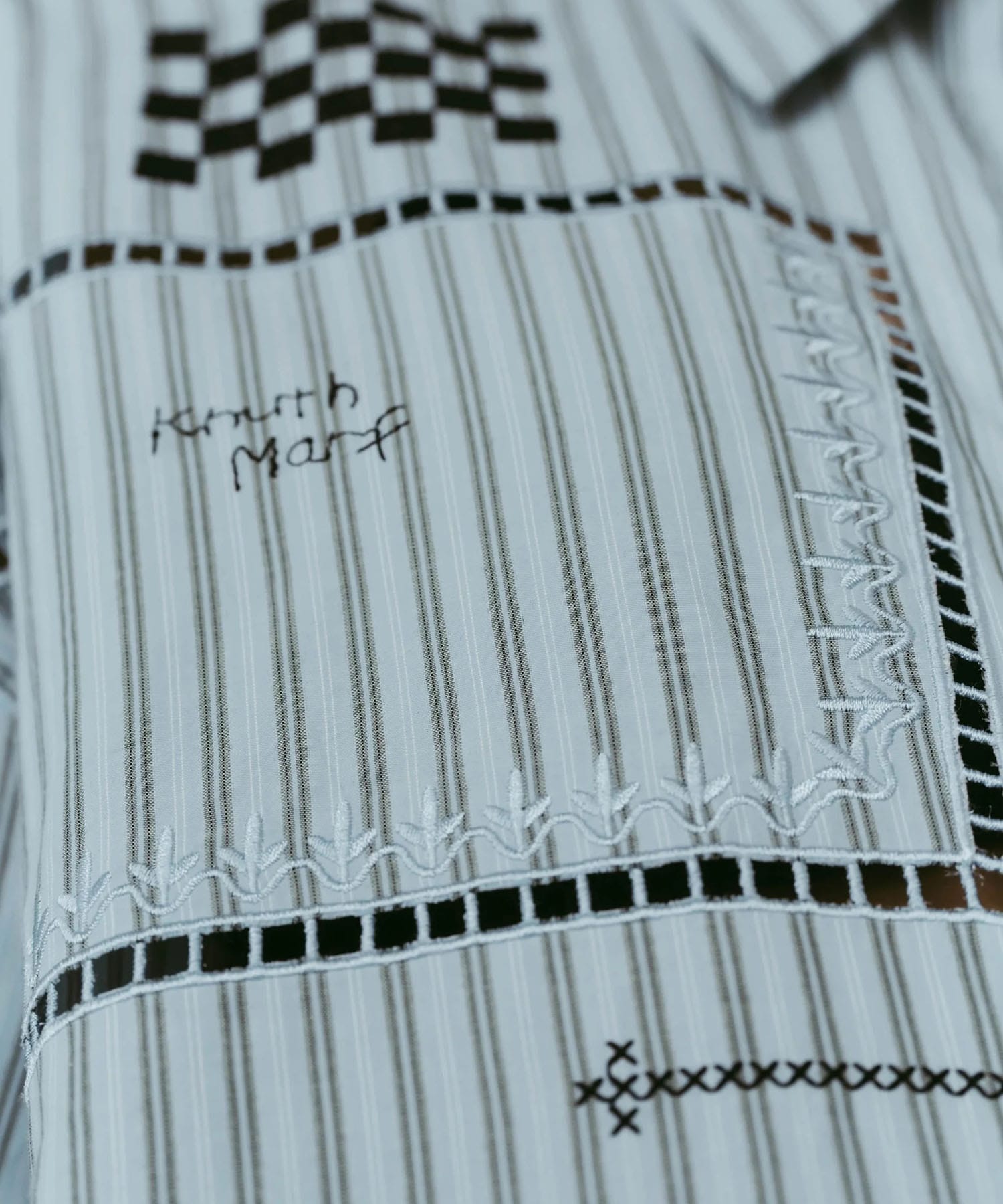 embroidered shirt(unisex) 