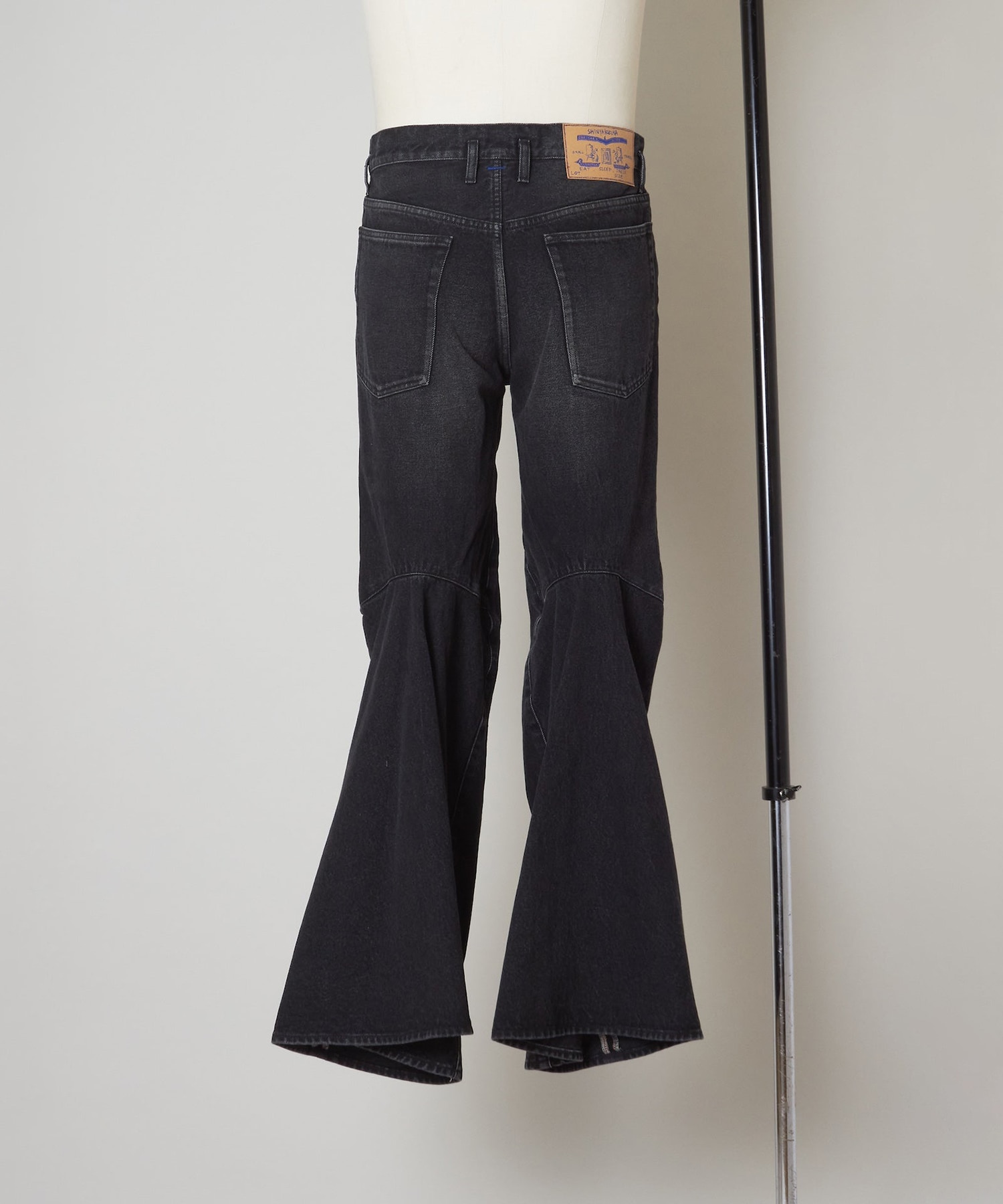 WASHED ORDINARY CITY CURTAIN LEGS SHINYAKOZUKA