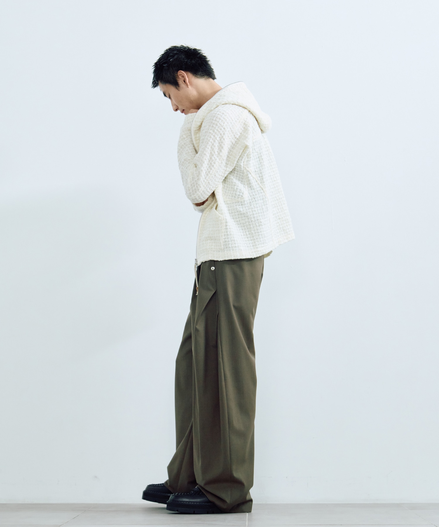 カーブレッグトラウザー CONZ