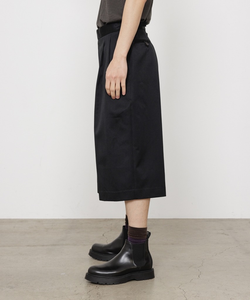 TWO TUCK CROPPED TROUSERS MARKAWARE/marka
