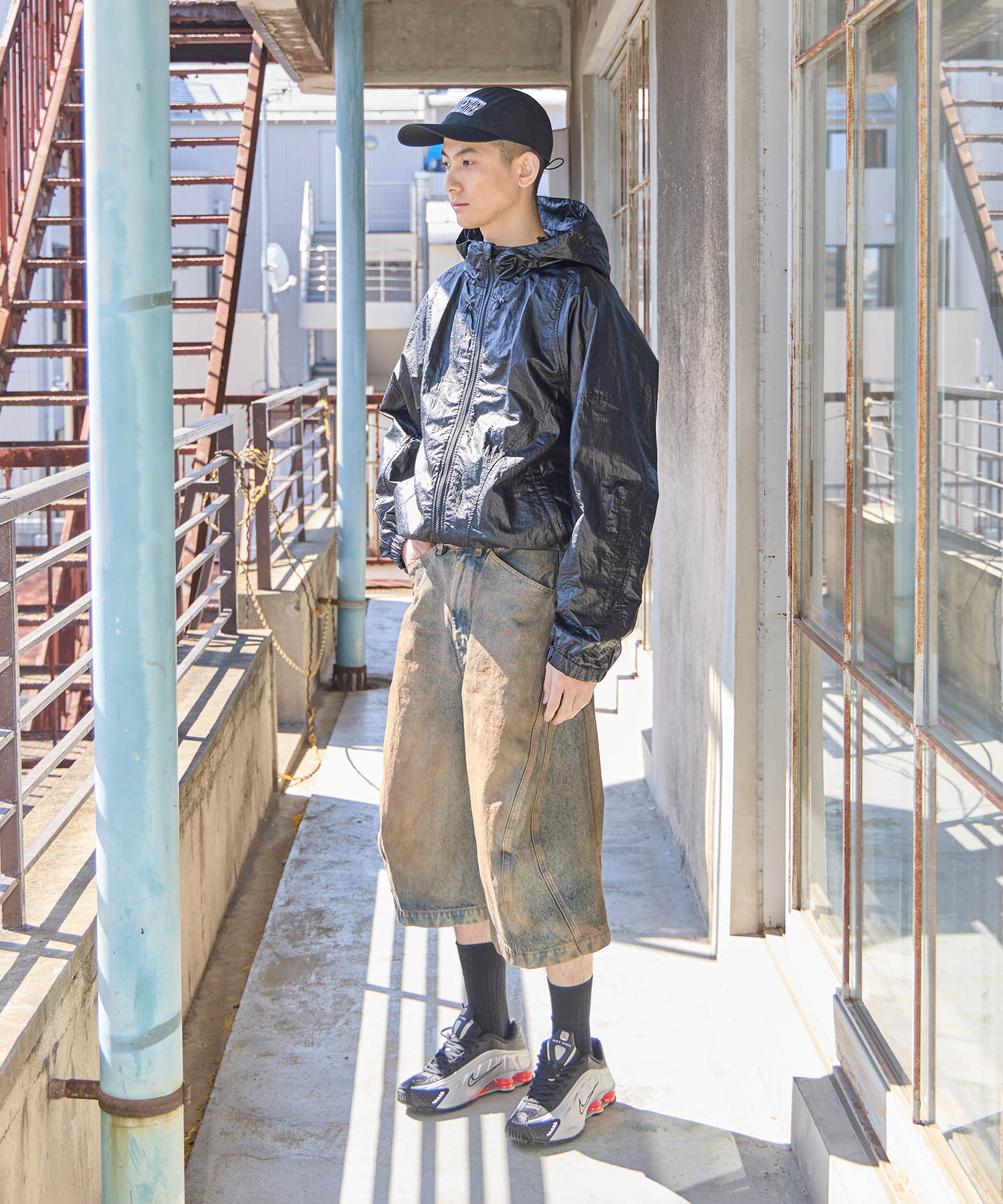 別注 3D TWISTED JORTS NVRFRGT