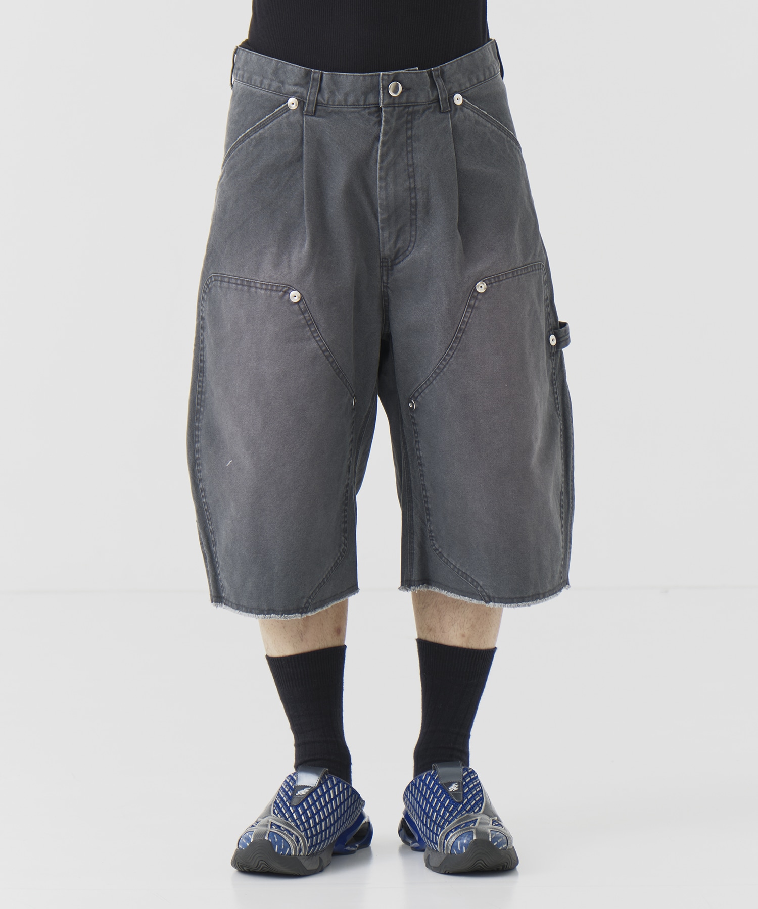 DUCK DOUBLE KNEE CURVED LEG SHORTS CONZ