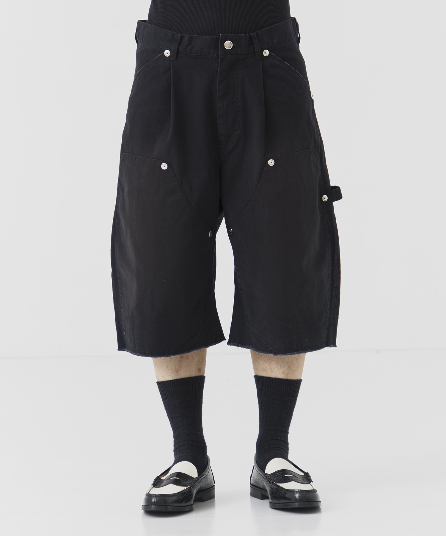 DUCK DOUBLE KNEE CURVED LEG SHORTS CONZ