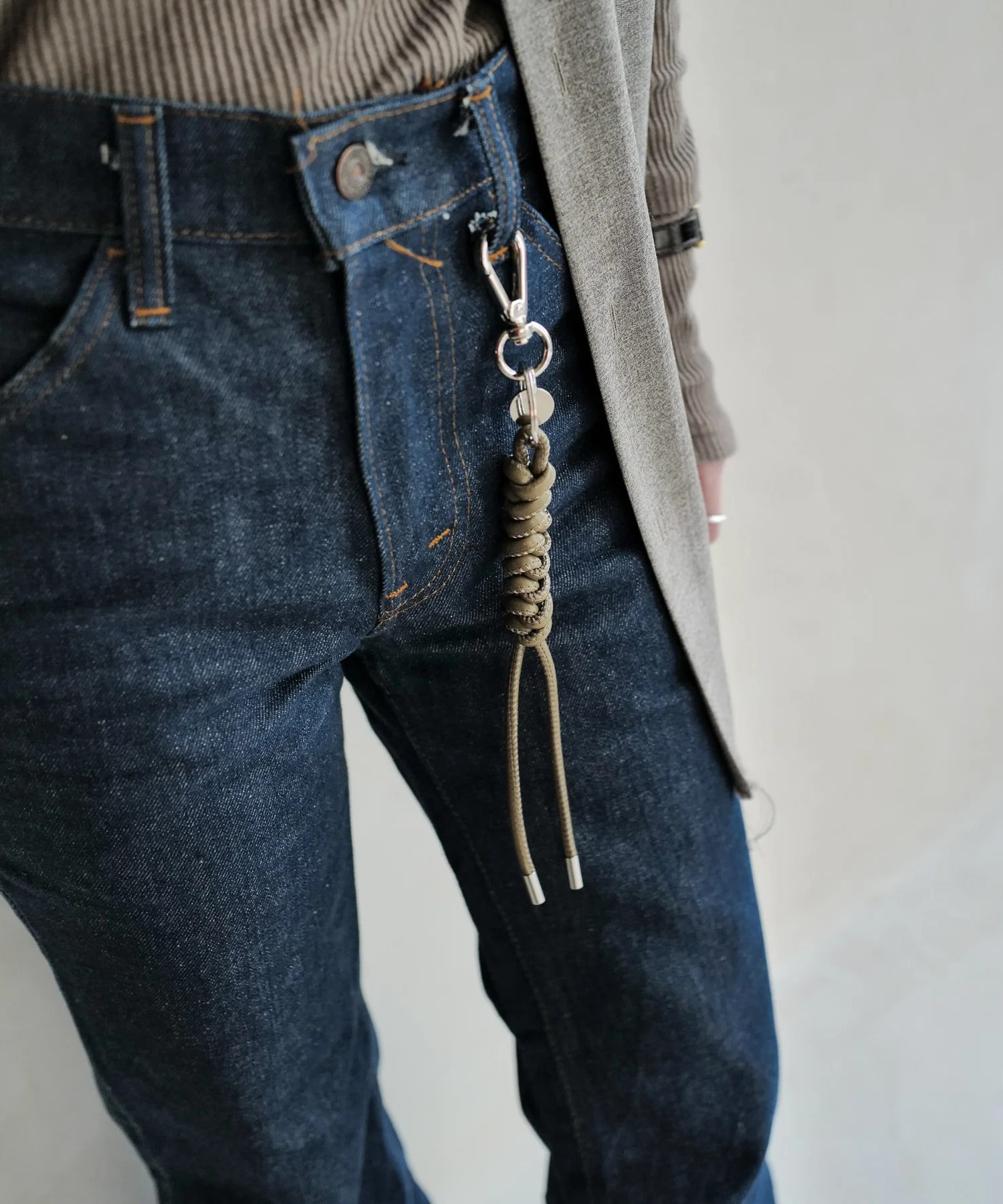 CRISTY SNAKEKNOT CHARM / STCOW ITTI