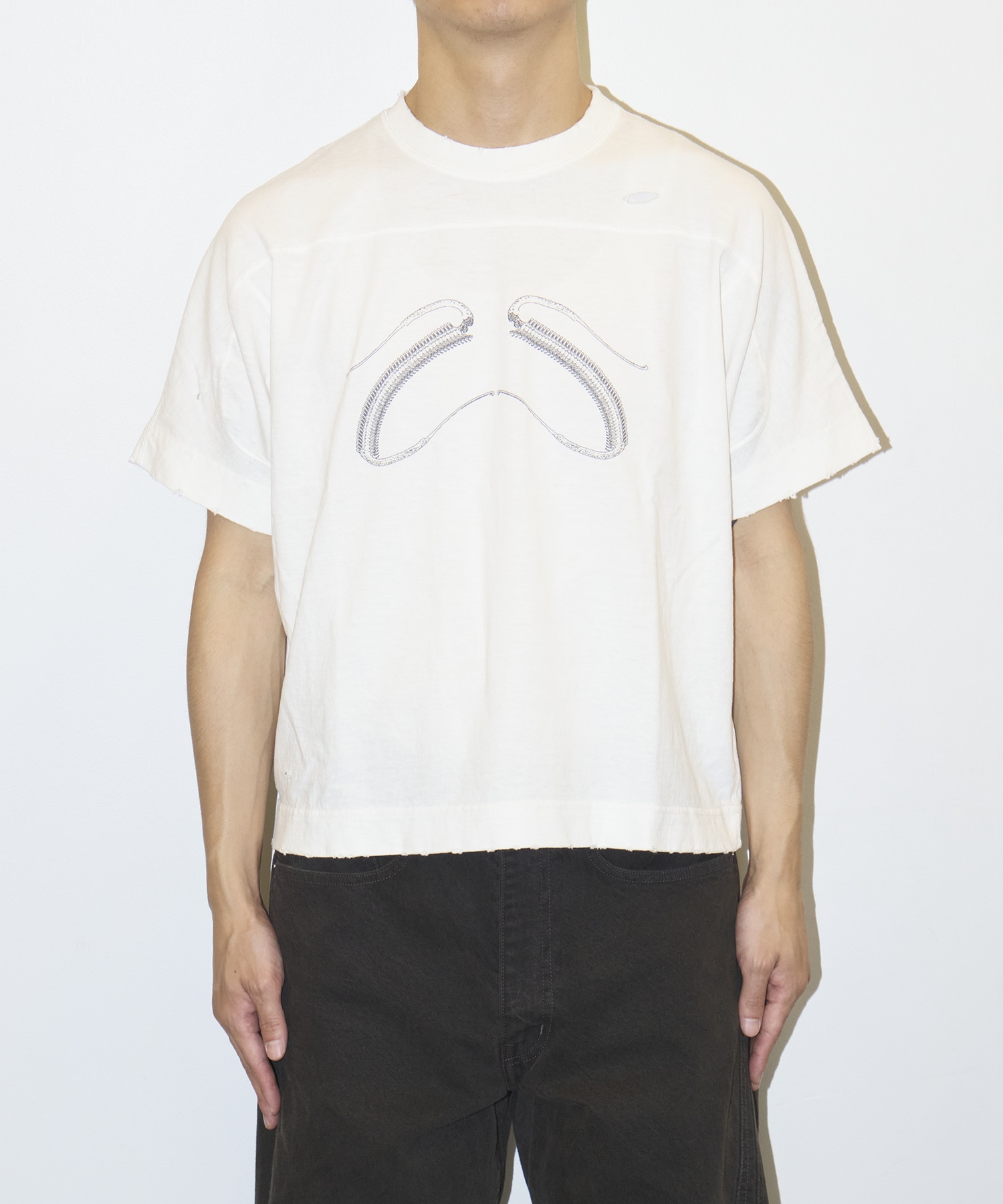 25 TEE × jinjinneedle JIAN YE