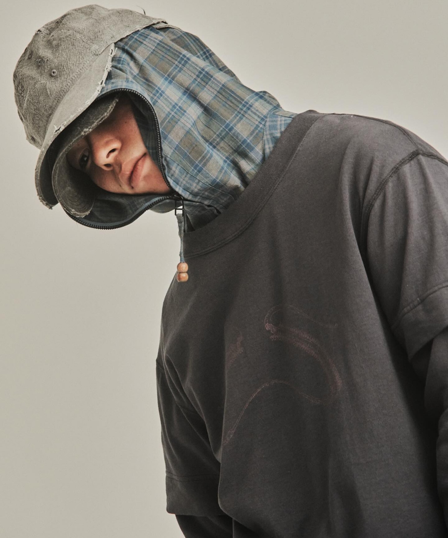 鬼 HOODIE JIAN YE