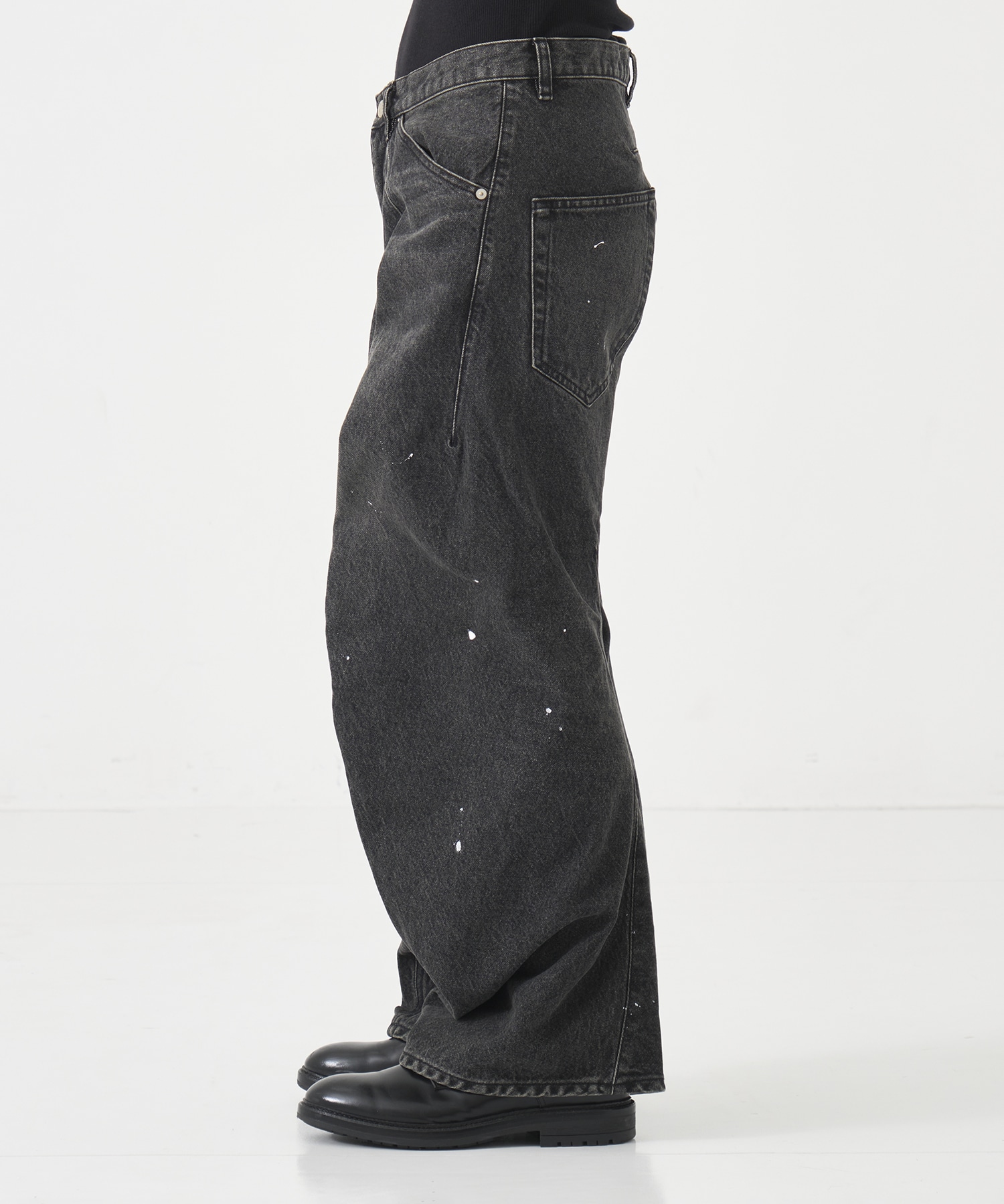 別注 TWISTED CURVED LEG JEANS NVRFRGT