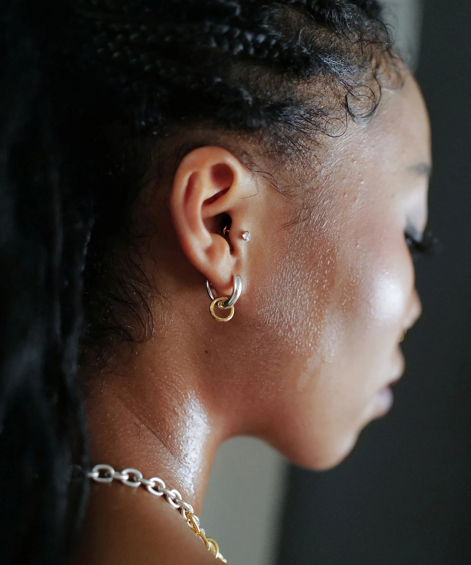 TWIN C HOOPS BONEE