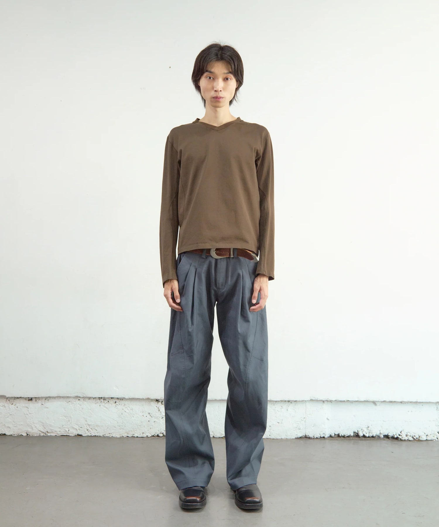 PANELLED V-NECK LONG SLEEVE T-SHIRT NVRFRGT