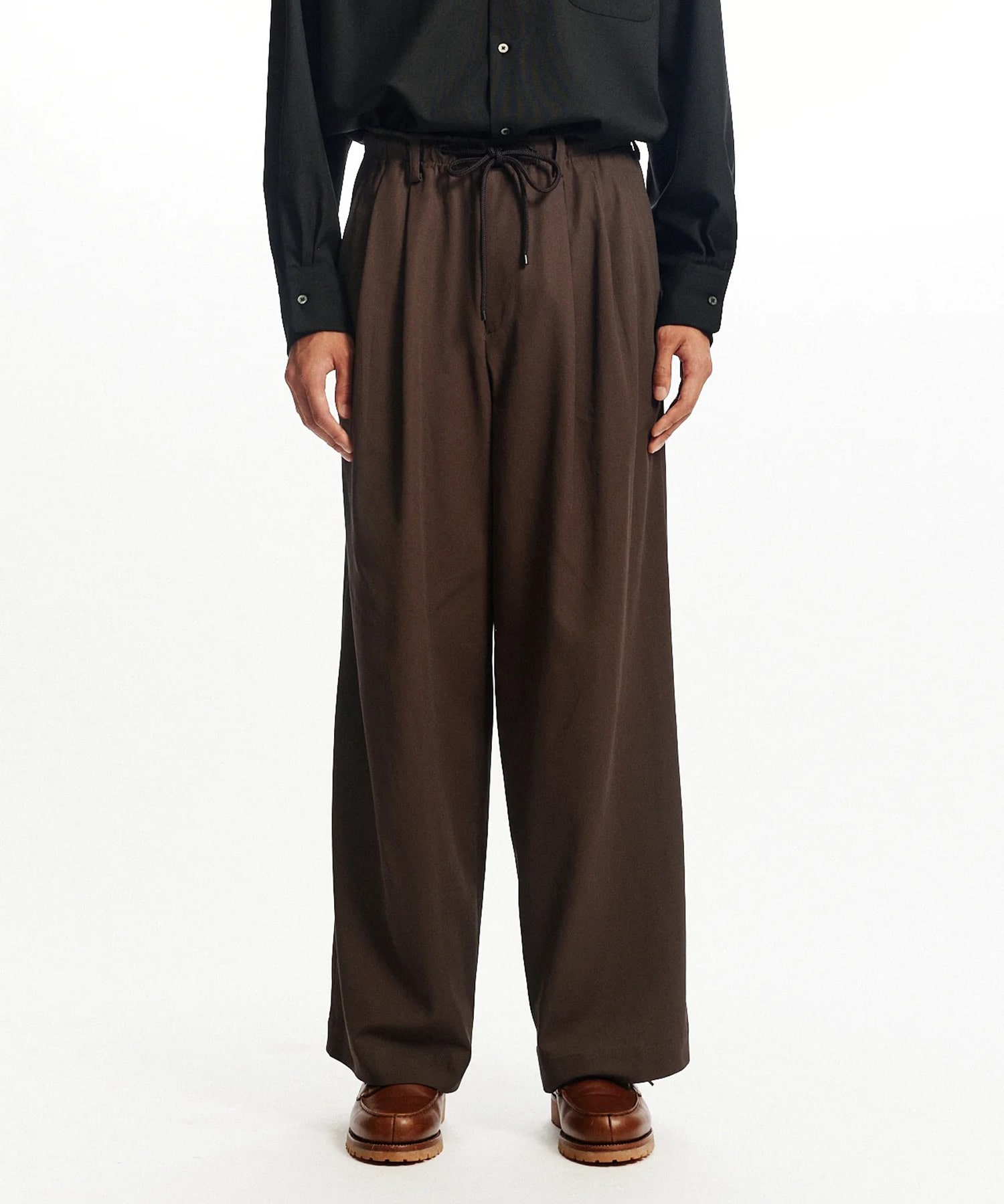TRIPLE PLEATED EASY TROUSERS MARKAWARE/marka