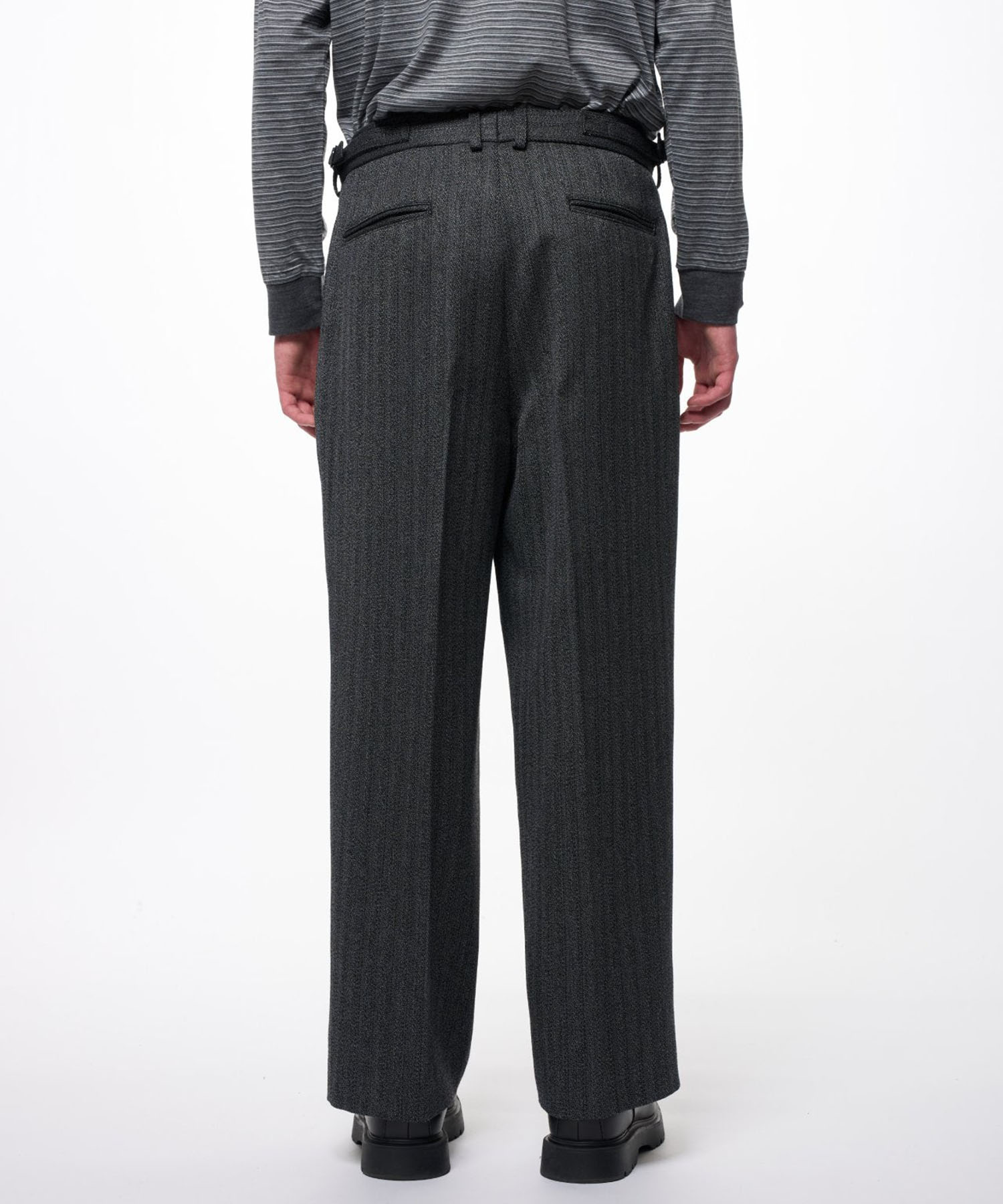SINGLE PLEAT WIDE TROUSERS MARKAWARE/marka