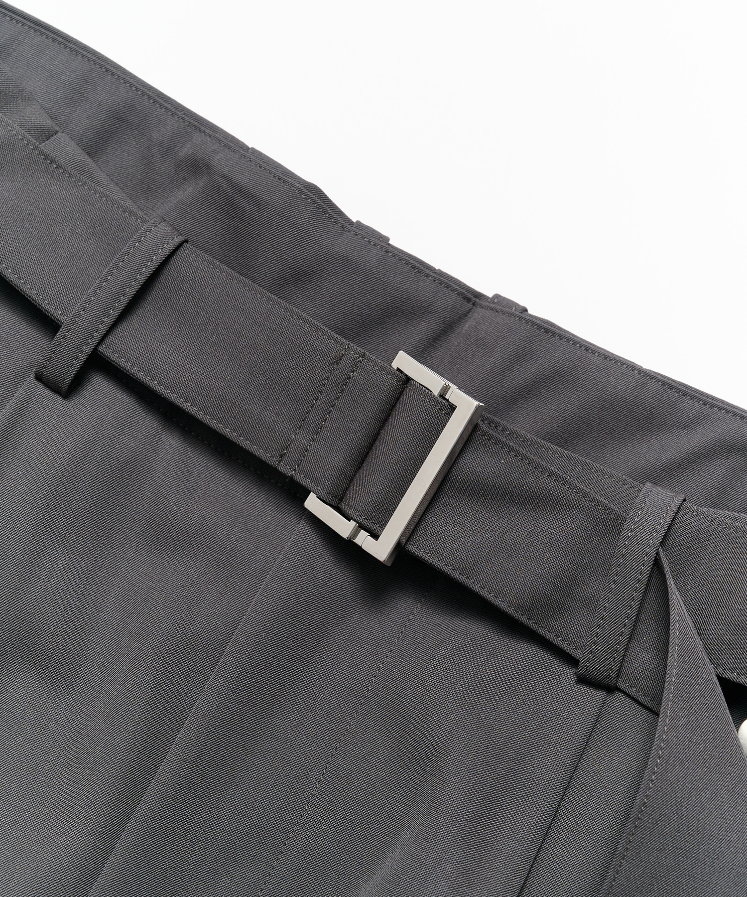 curve leg trousers belted CONZ