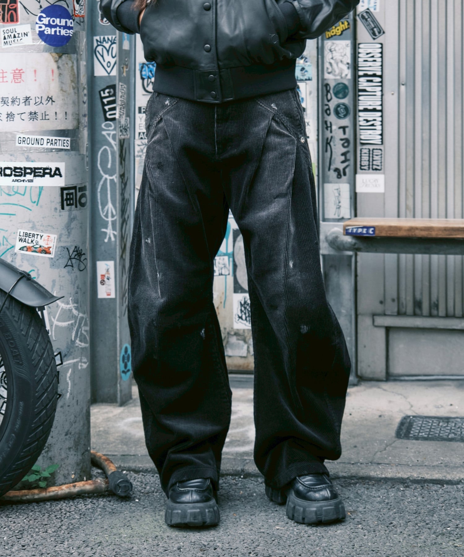 CORDUROY BLAST PAINT CURVED LEG PANTS CONZ