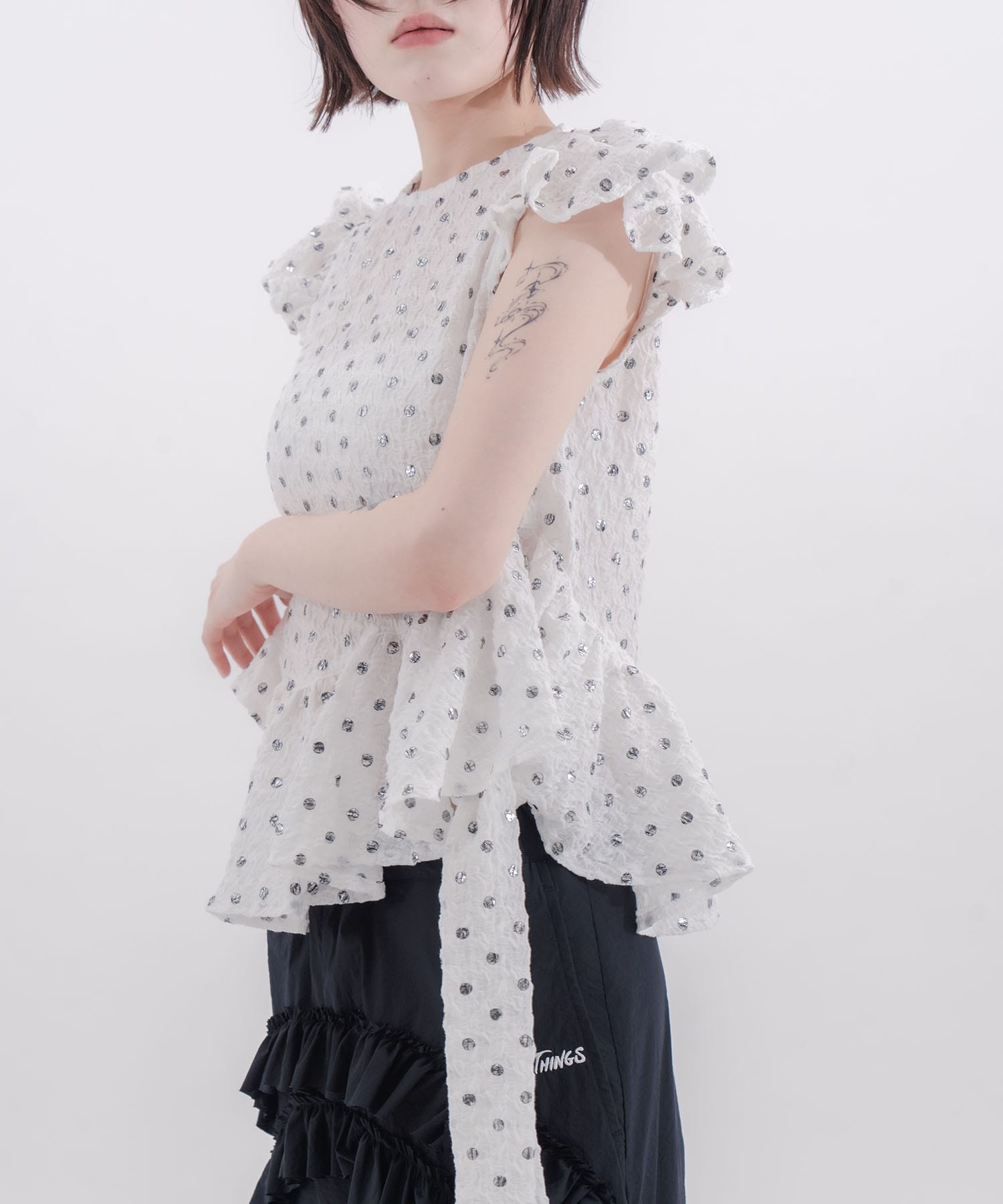 Polka dot print frilled tops naokitomizuka