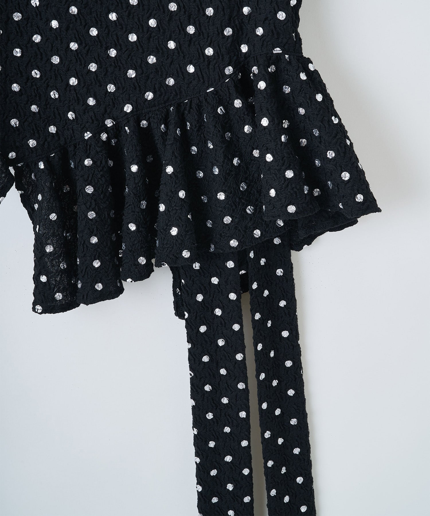 Polka dot print frilled tops naokitomizuka