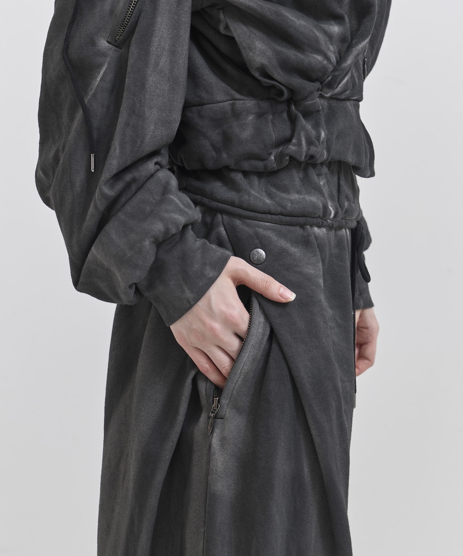 fold-cuff pants mukcyen