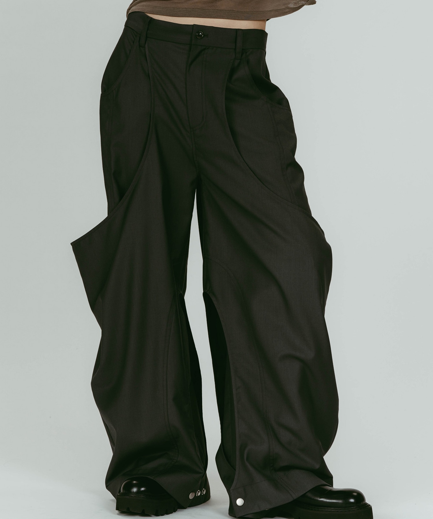 high-boot detail pants(unisex)/black 