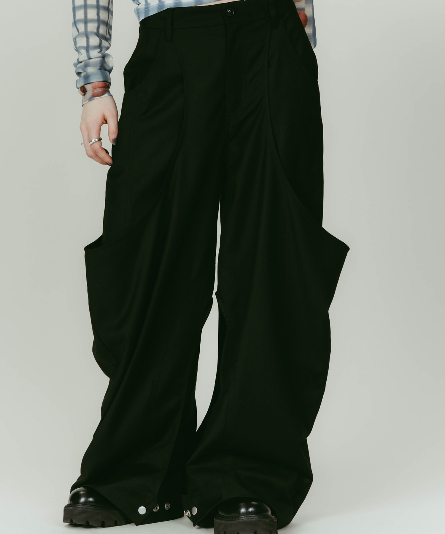 high-boot detail pants(unisex)/black 