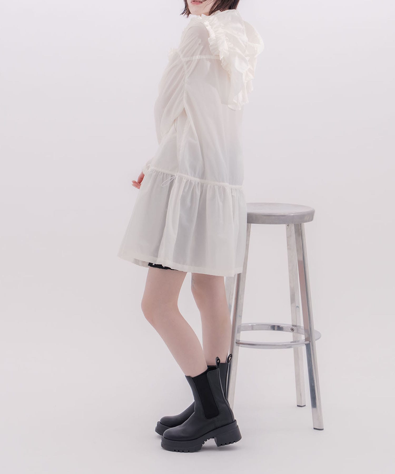 Nylon frilled mountain parka naokitomizuka