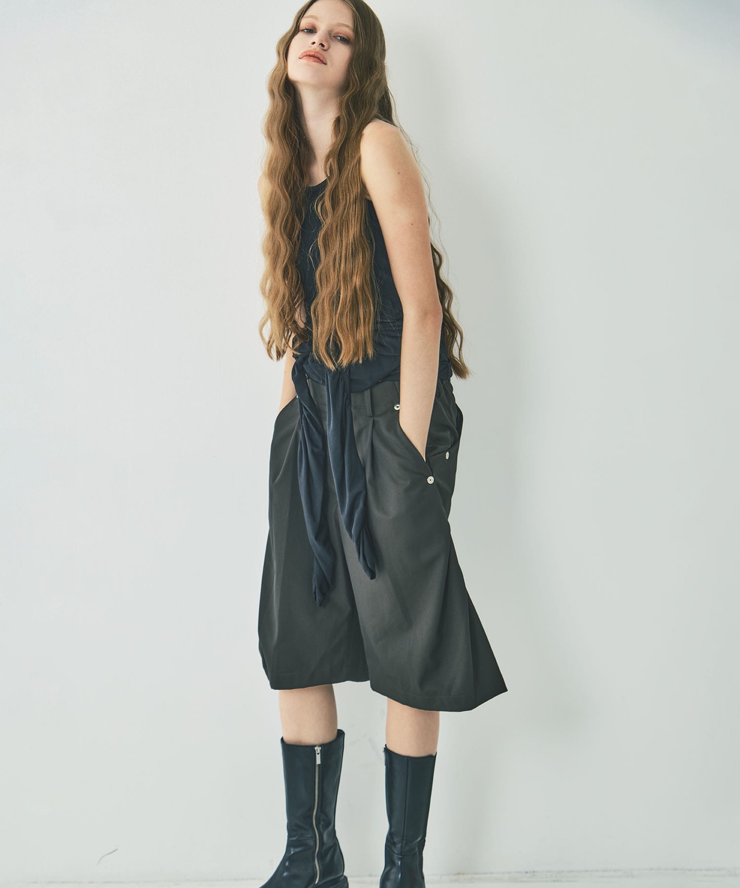 curve leg wide shorts CONZ