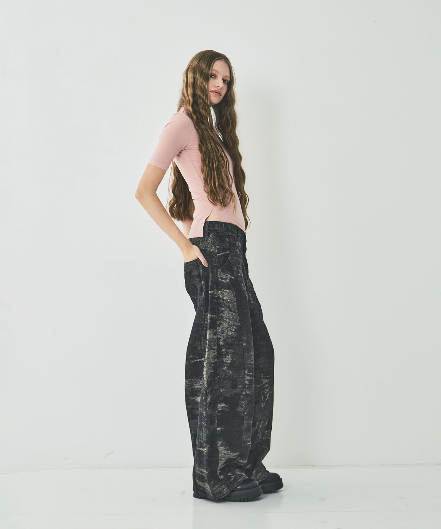 DENIM CURVED PANTS TAAKK