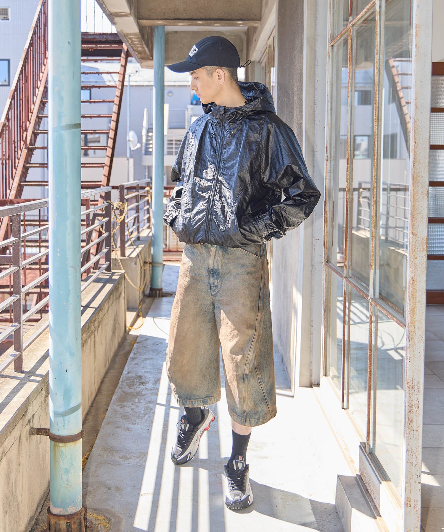 別注 3D TWISTED JORTS NVRFRGT