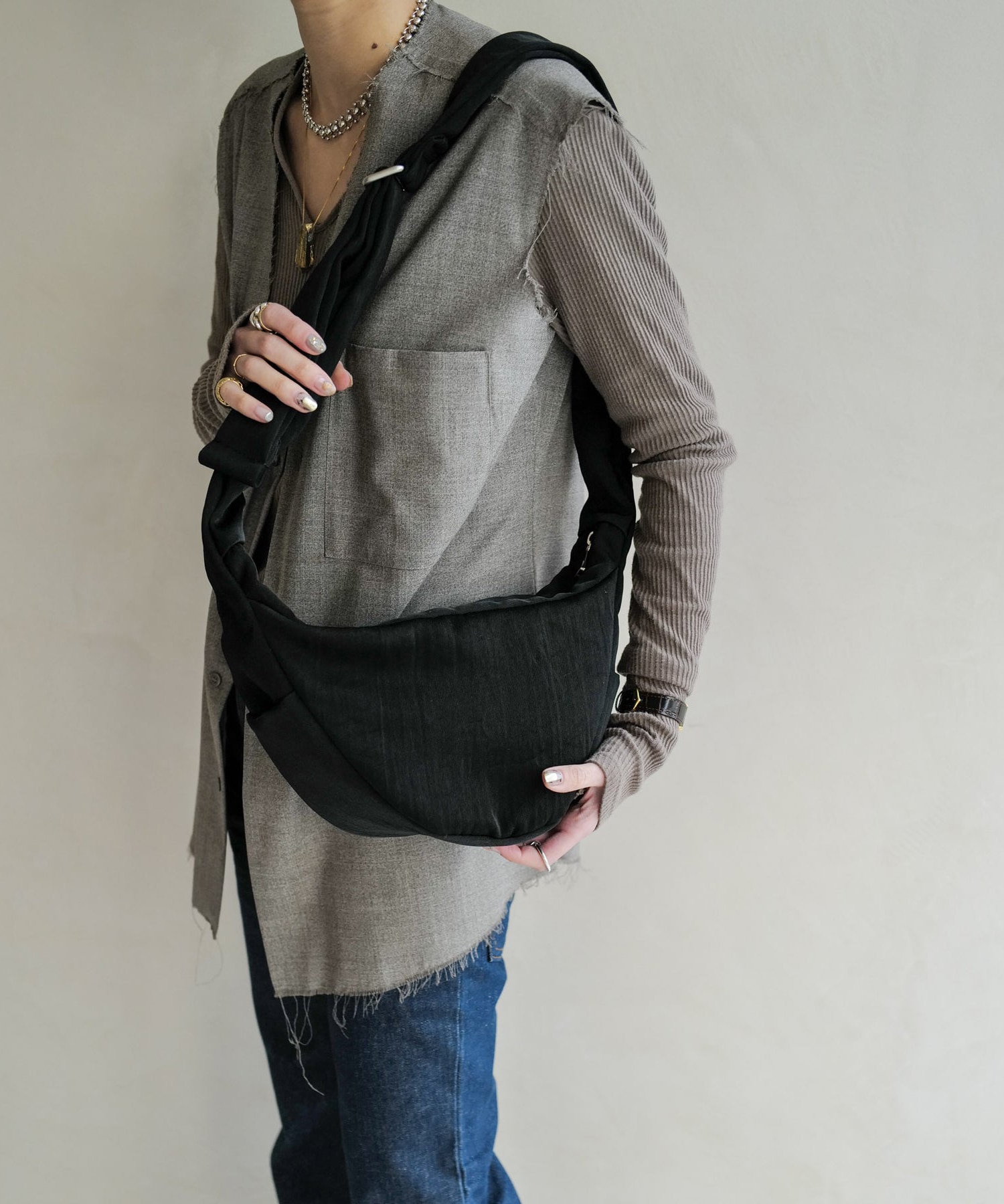 ANNIE PUFFER MINI MOON BAG / CERATO BRIGHT ITTI