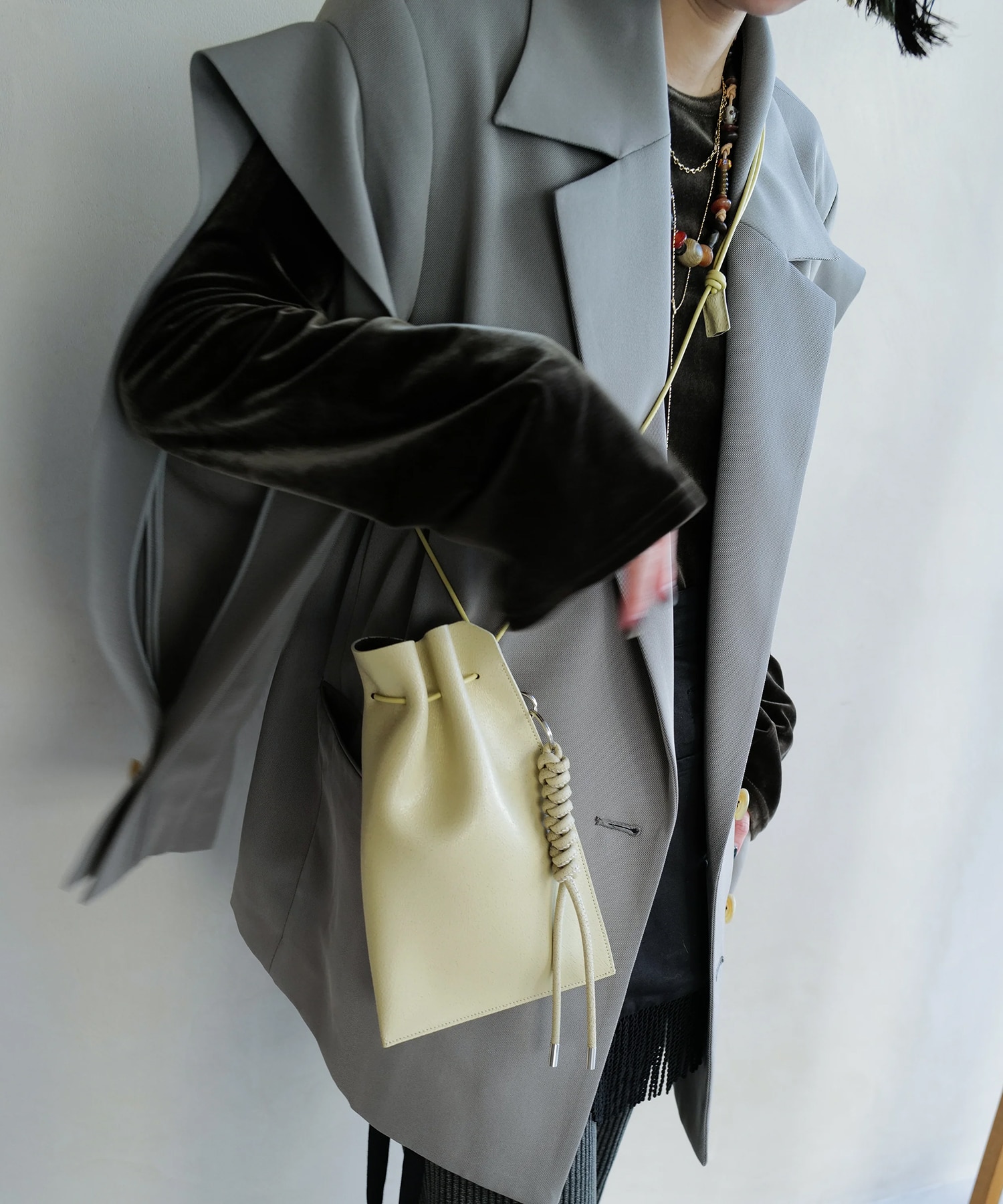 HERRIE KINCHAKU POUCH - PM / CRACK ITTI