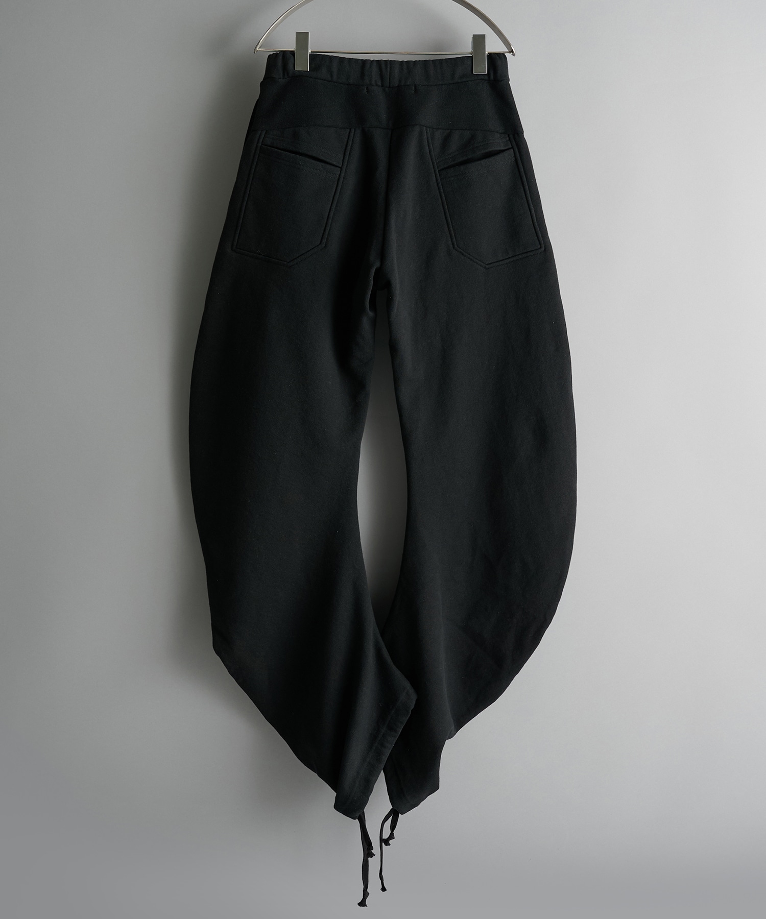 Twist Sweat Pants  OPPOSE DUALITY