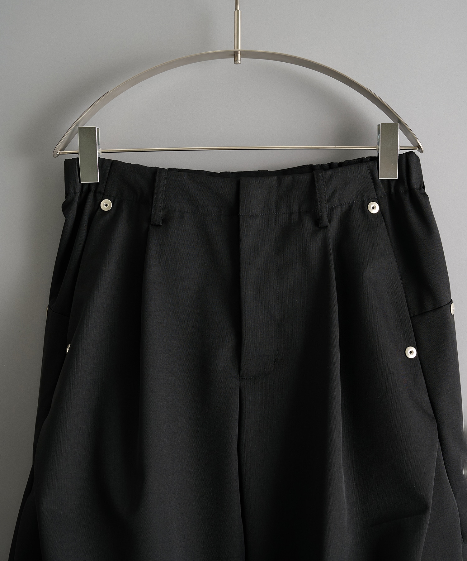 curve leg wide shorts CONZ