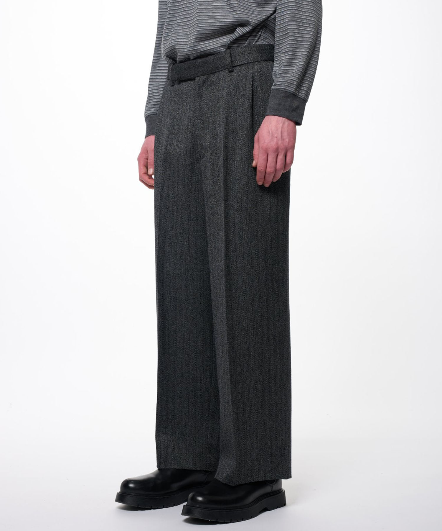 SINGLE PLEAT WIDE TROUSERS MARKAWARE/marka