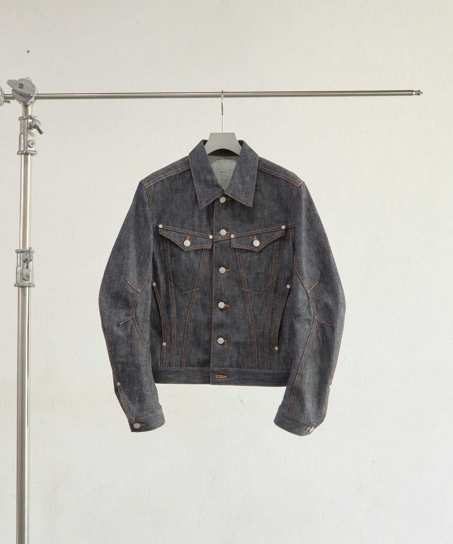 DENIM TRUCKER JACKET NVRFRGT