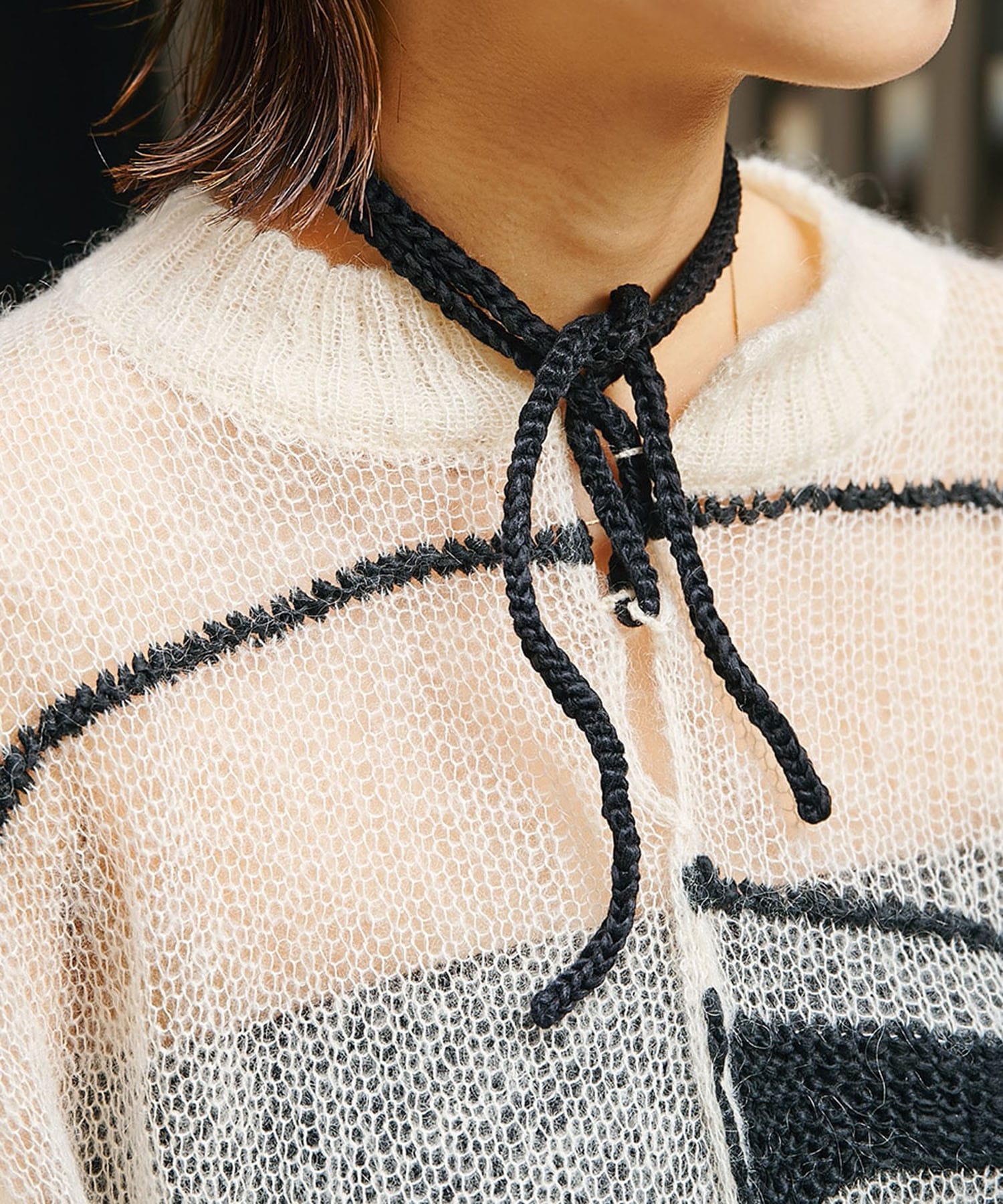 RANDOM BORDER LACE UP PULLOVER A CCORDION