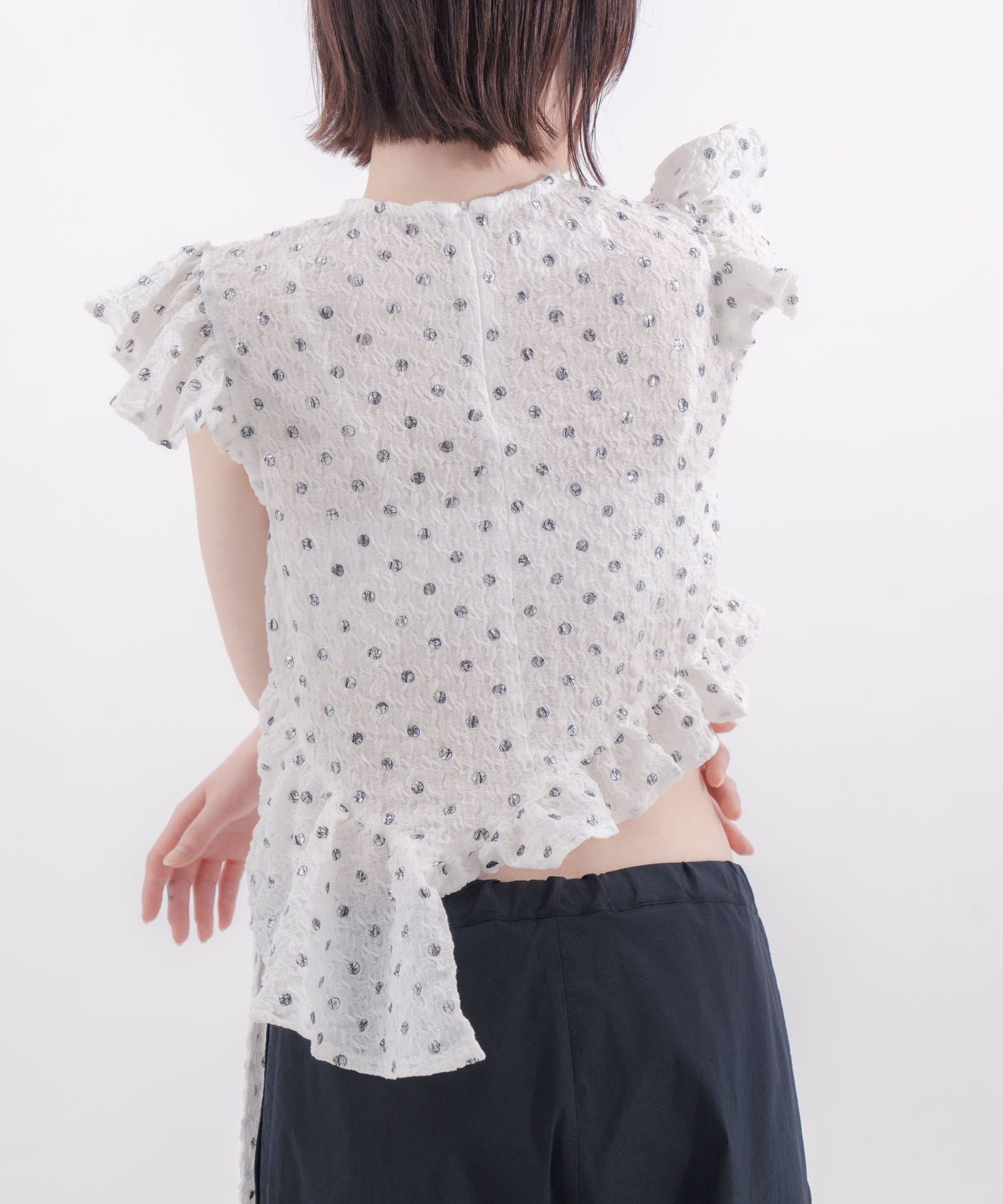 Polka dot print frilled tops naokitomizuka