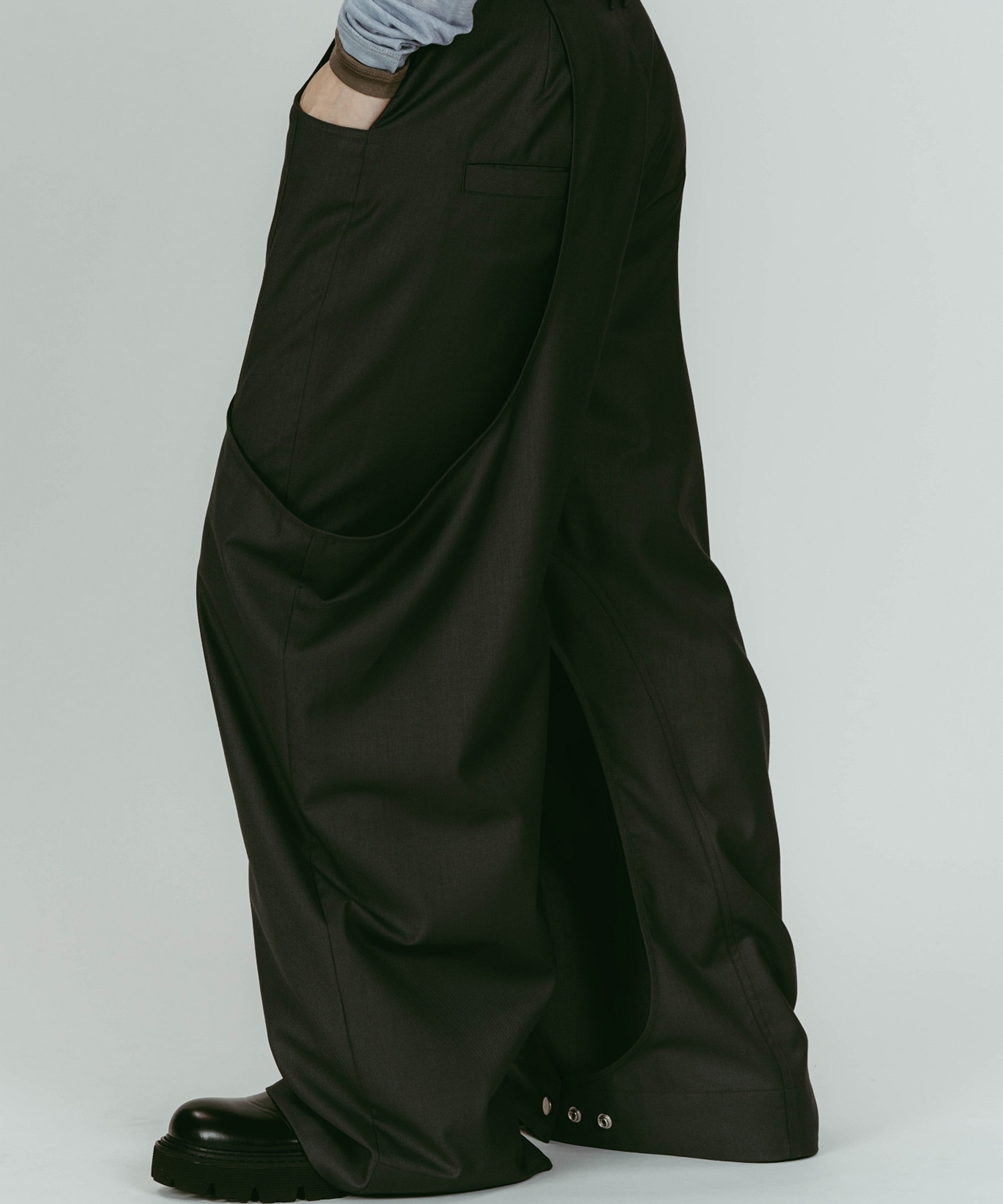 high-boot detail pants(unisex)/black 