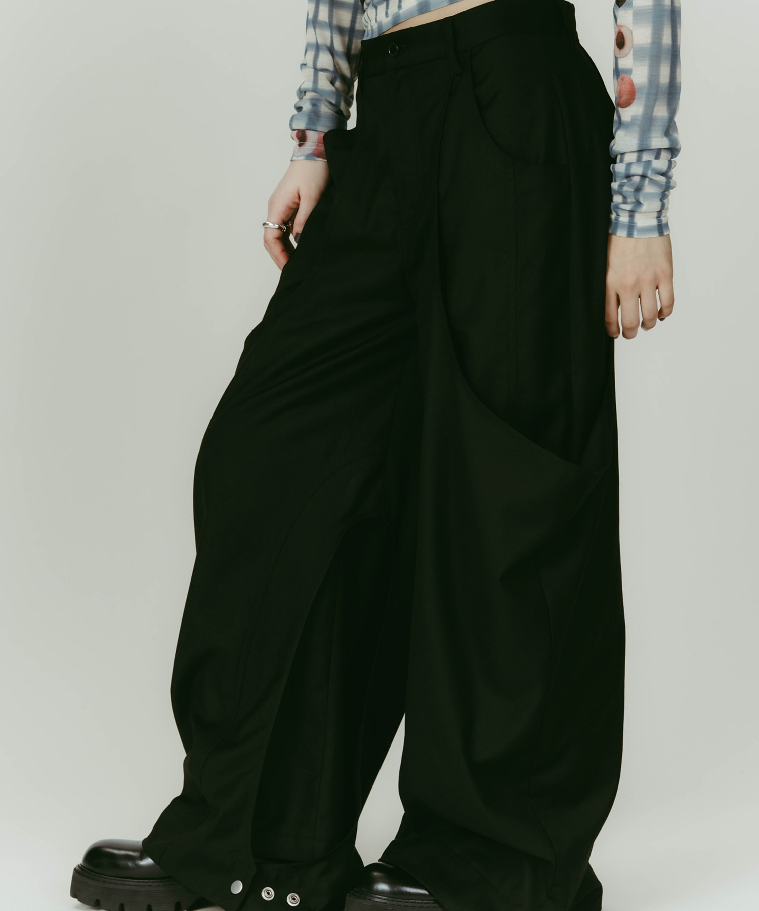 high-boot detail pants(unisex)/black 