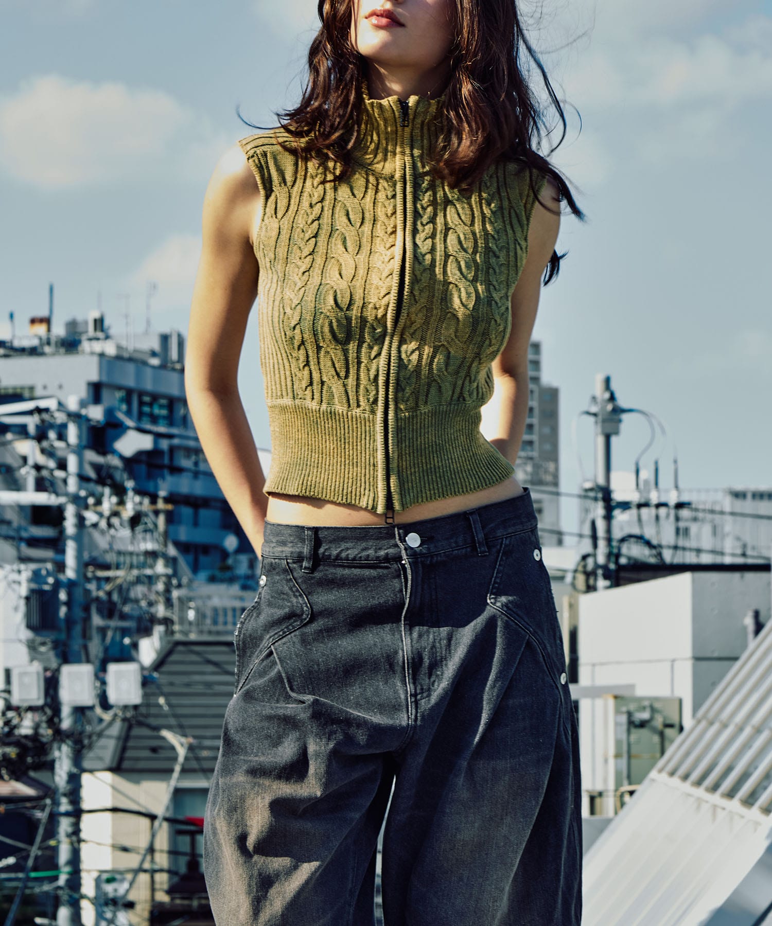 sleeveless zip knit tops CONZ